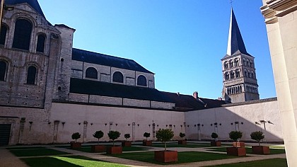 Le cloître du Prieuré de La Charité-sur-Loire