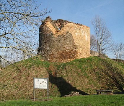 Forteresse de Cluis Dessous