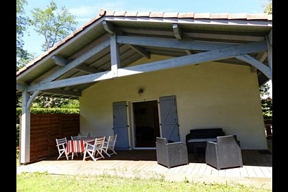 Maison avec jardin clos ombragée