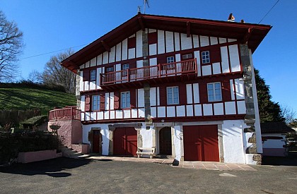 Location 23 Pierrette ETCHEGARAY