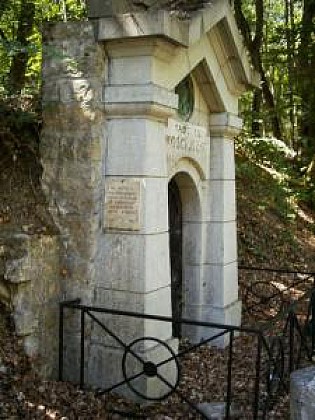 Circuit 5 VTT  28 kms  Découverte de la mare aux Fées au départ du camping du Parc du Gué