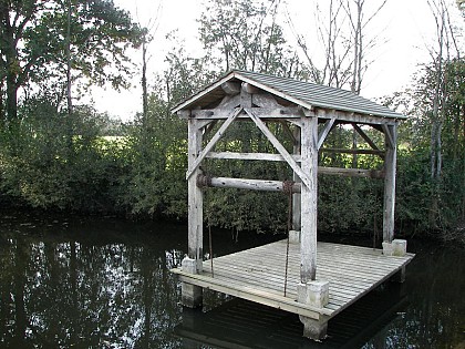 Lavoir flottant de la Douve