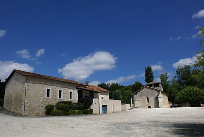 Salle polyvalente Pierre Yvon Liboutet + halle à Jaure
