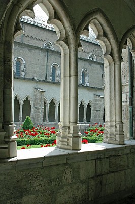 Le Cloître de la Cathédrale Saint-Jean-Baptiste