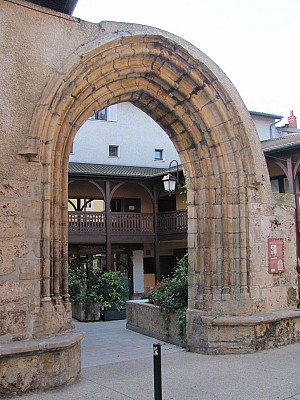 Porche de l’Église Saint-Étienne