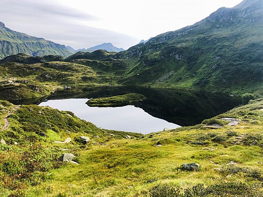 Lac et montagne de Pormenaz