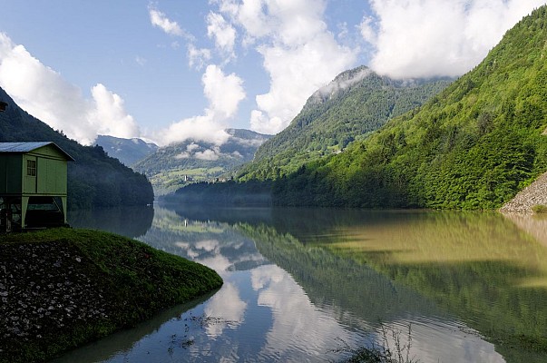 Lac et barrage du Jotty