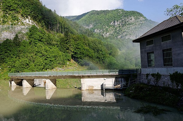 Lac et barrage du Jotty