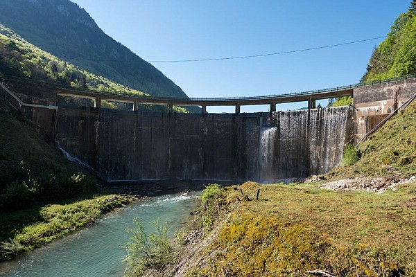 Lac et barrage du Jotty