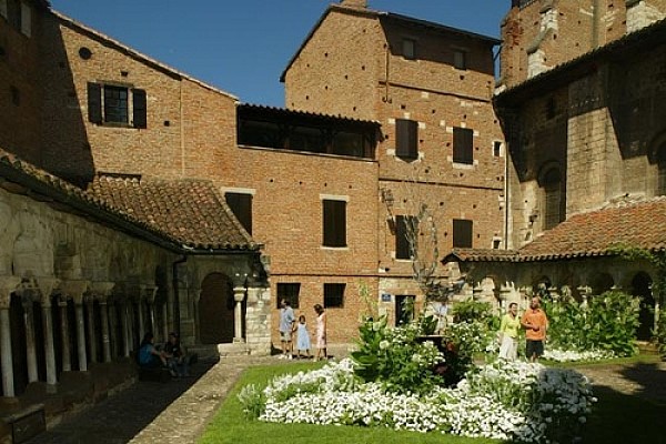 Le Cloître Saint-Salvi