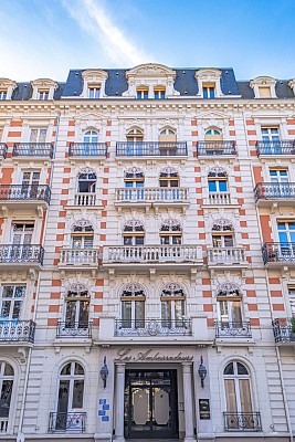Les Ambassadeurs