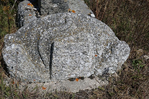 Croix au serpent