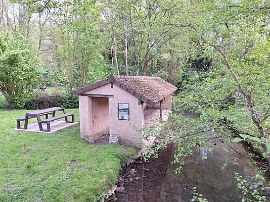 Bleury - Lavoir du canal de la Rémarde