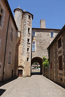 Abbaye_fortifiee_de_Nouaille-Maupertuis-Claire_COULARDEAU-2221