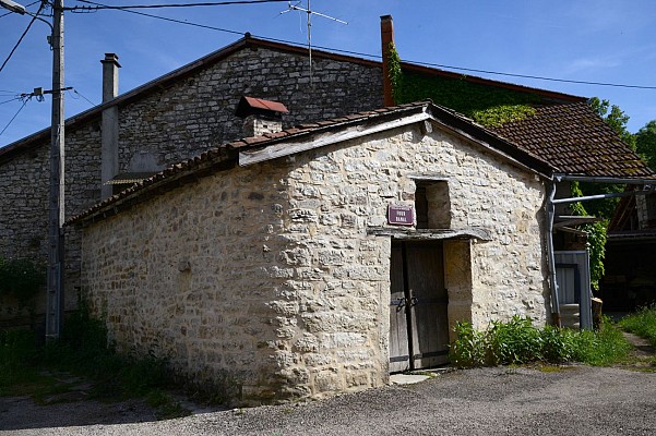 Challes-la-Montagne