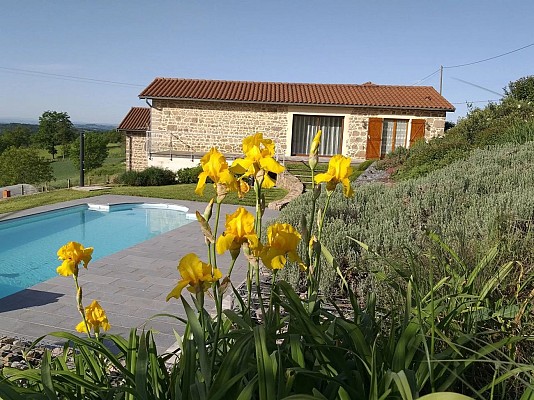 De St-Symphorien-sur-Coise à L'Arbresle par le GR® de Pays des Monts du Lyonnais