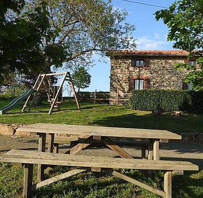 De St-Symphorien-sur-Coise à L'Arbresle par le GR® de Pays des Monts du Lyonnais