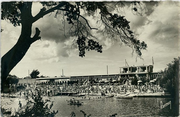 Plage de Champigny; Base nautique