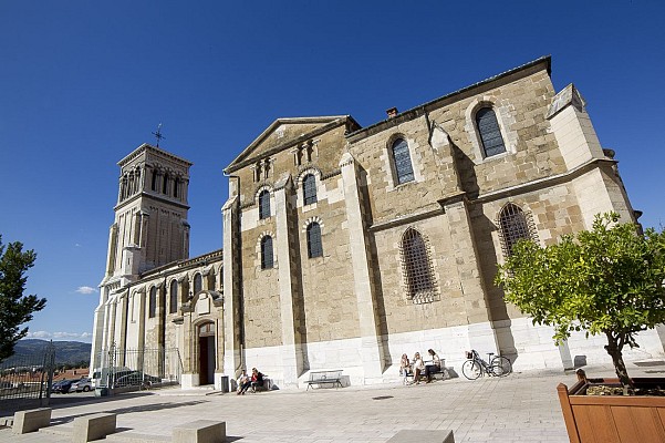 La Cathédrale Saint-Apollinaire