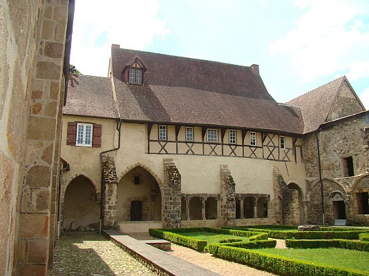 Abbaye de Menat