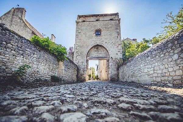 Charroux, la médiévale "Plus Beaux Villages de France"