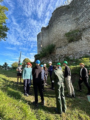 La Forteresse Médiévale de Montaigu-le-Blin et ses symboles laisse place aux bénévoles