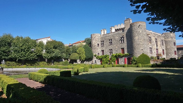 Château fort d'Opme à Romagnat | Pays d'Art et d'Histoire