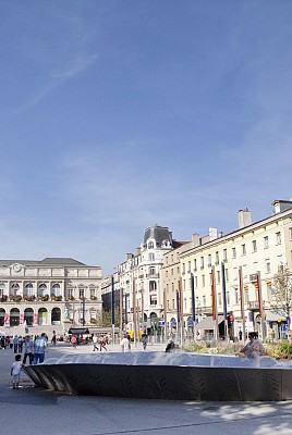 La fontaine de la place de l'Hôtel de Ville