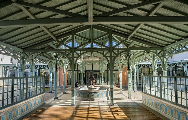 Pavillon de la source Lardy
