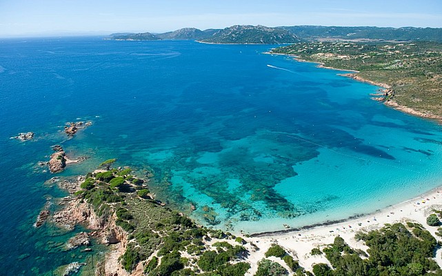 La plage d'i Pini, péninsule de Palombaggia