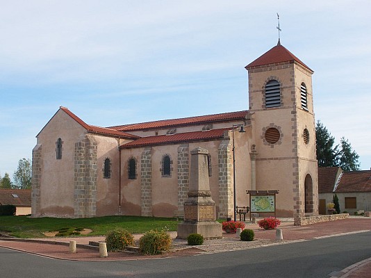 Village de Droiturier, site clunisien
