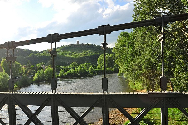 Pont suspendu de Coudes