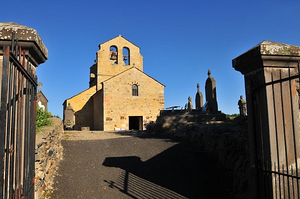Église Sainte-Claire de Saint-Hérent
