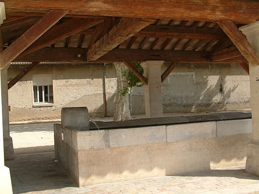 Lavoir couvert