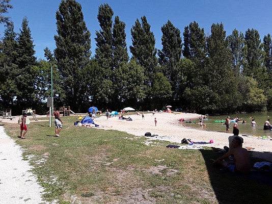 Plan d'eau des 3 fontaines et restauration