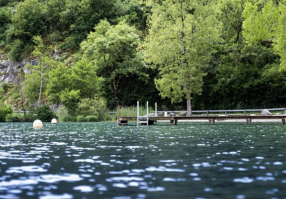 Baignade au lac de Virieu-le-Grand
