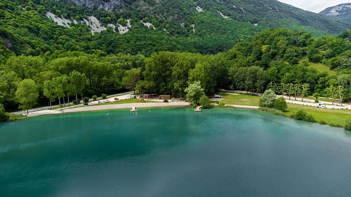 Baignade au lac de Virieu-le-Grand