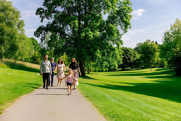 La_vallee_des_jardins__Caen-Caen_la_mer_Tourisme___Les_Conteurs_(Droits_reserves_OTC)-1200px