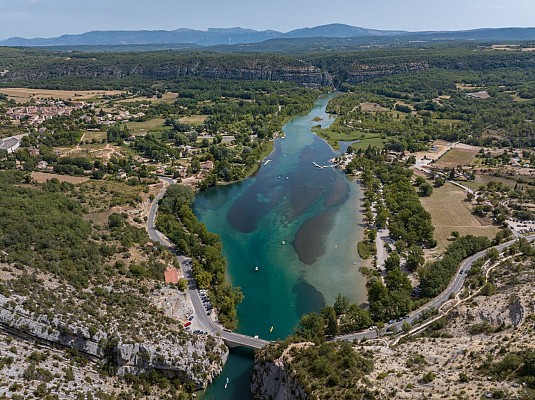 Plage de Montmeyan au Lac de Quinson