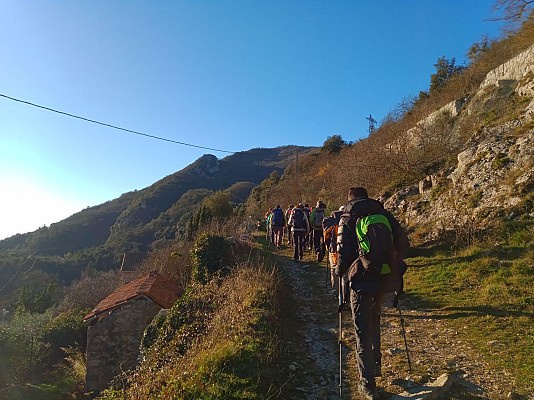 Sentier en corniche
