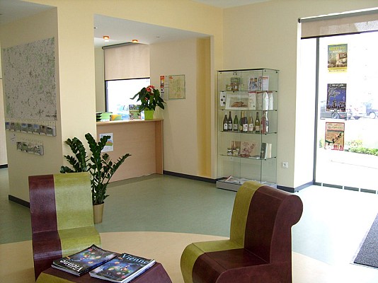 Office de Tourisme du Haut-Poitou - antenne de Mirebeau_2