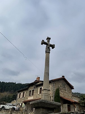 Croix de peste à personnage