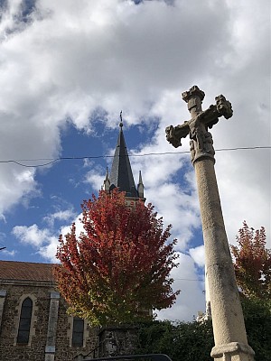 Croix de peste à personnage