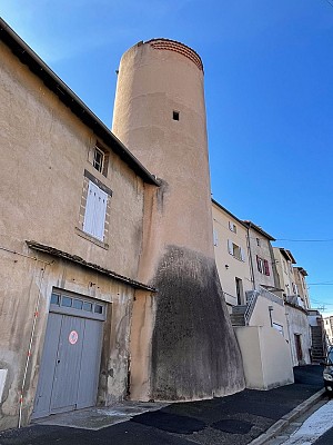 Vestiges de l'enceinte fortifiée à Pont-du-Château | Pays d'Art et d'Histoire