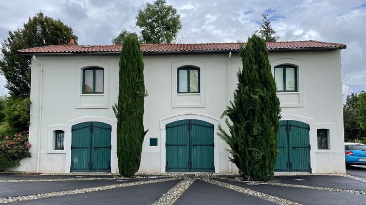 Anciennes écuries du château de Monséjour au Cendre | Pays d'Art et d'Histoire