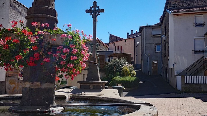 Fontaine-Lavoir de Saulzet-le-Chaud | Pays d'Art et d'Histoire