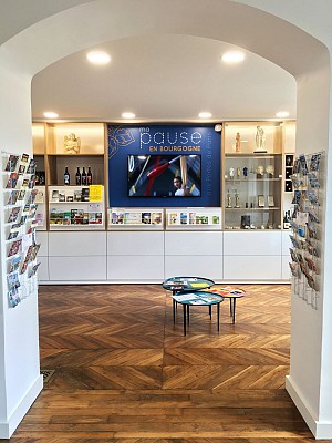 A l'intérieur du bureau d'accueil de Sens