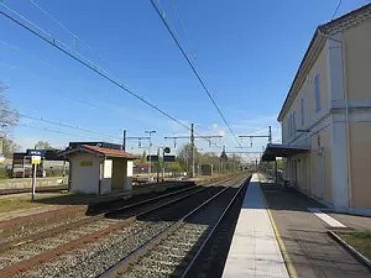 Gare de Sérézin