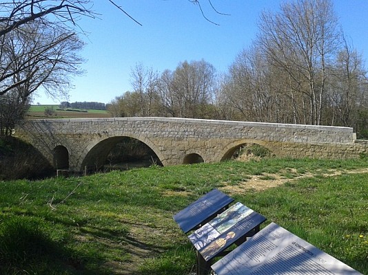 Pont de Lartigue entre Larressingle et Beaumont