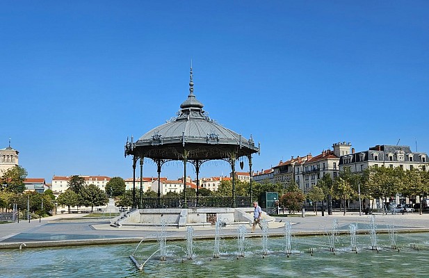 Le Kiosque Peynet